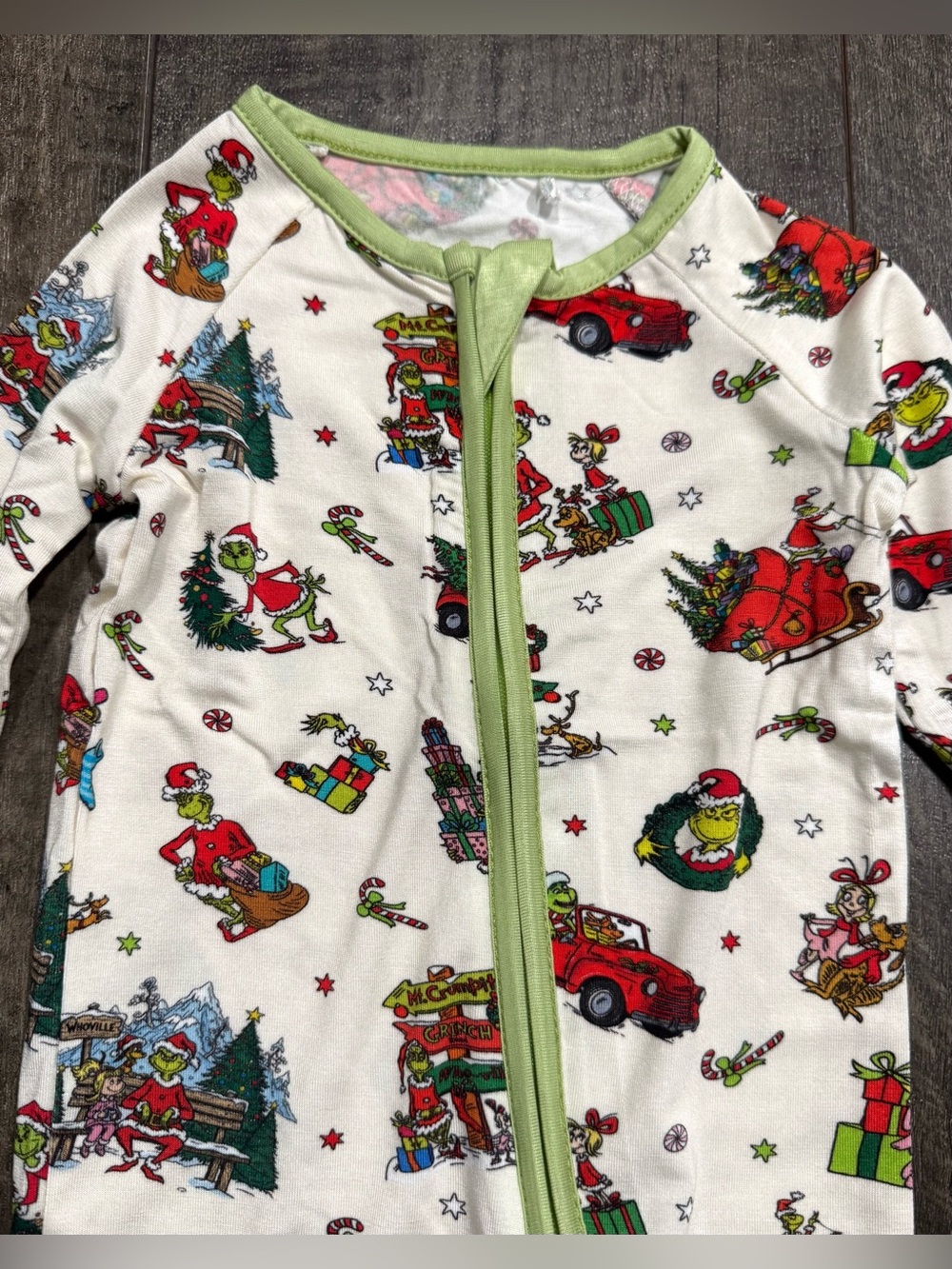 Grinch “Stealing Christmas” Print Bamboo Zipper Sleeper • 3-6 m - Picture 2 of 3
